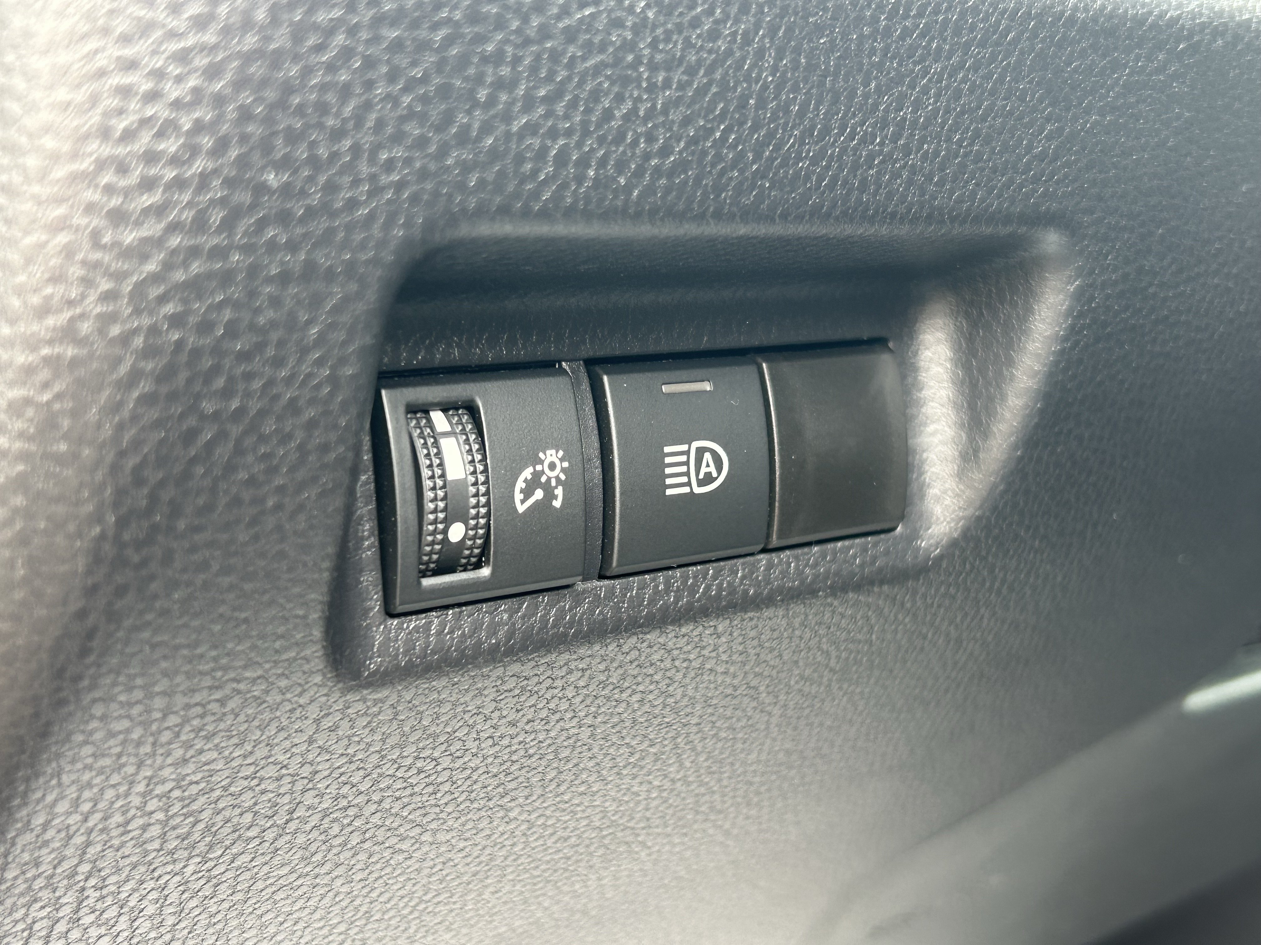 Certified 2025 Toyota RAV4 XLE FWD image 15
