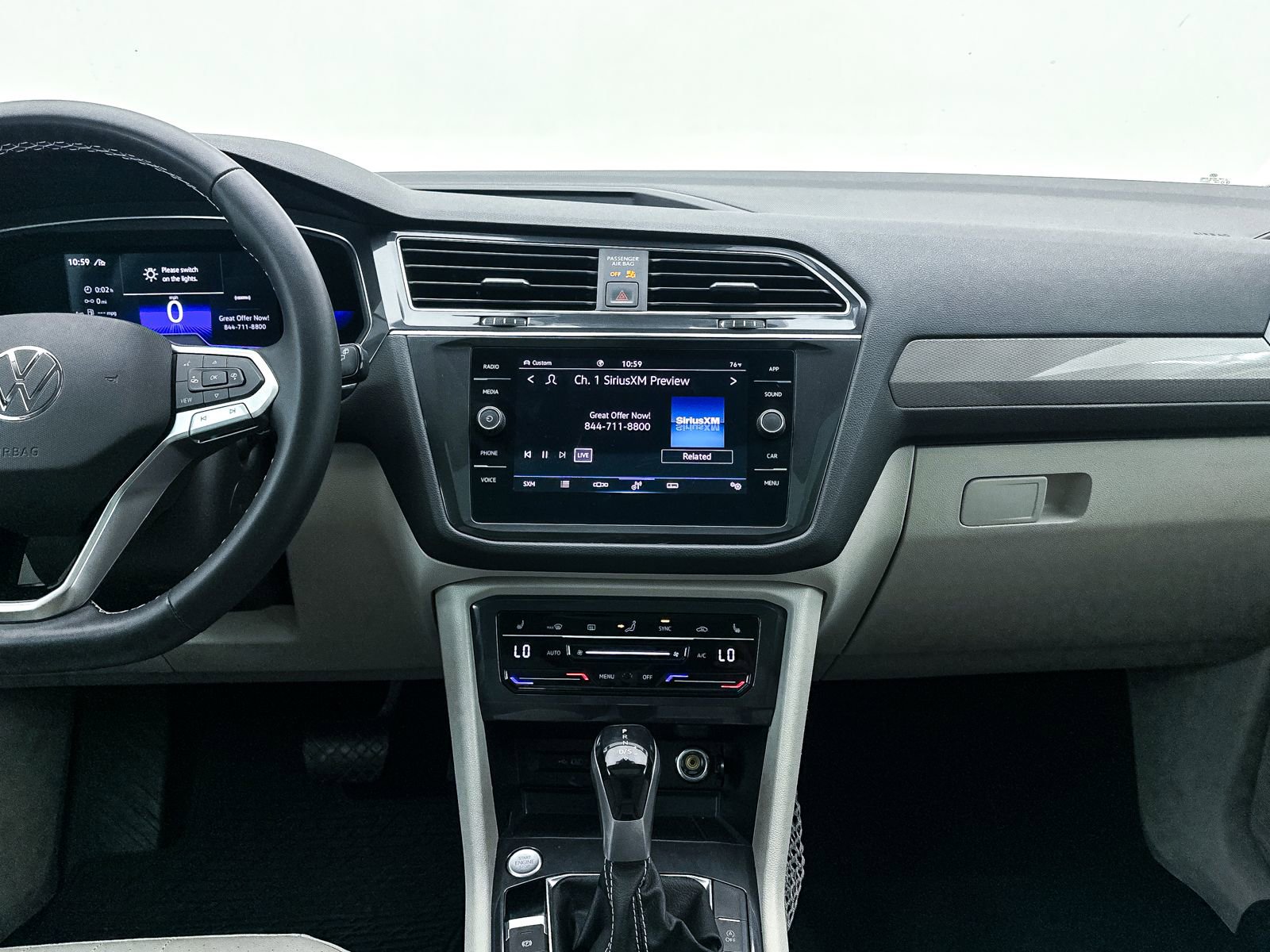 Used 2022 Volkswagen Tiguan SE w/ Panoramic Sunroof Package AWD/4WD image 5