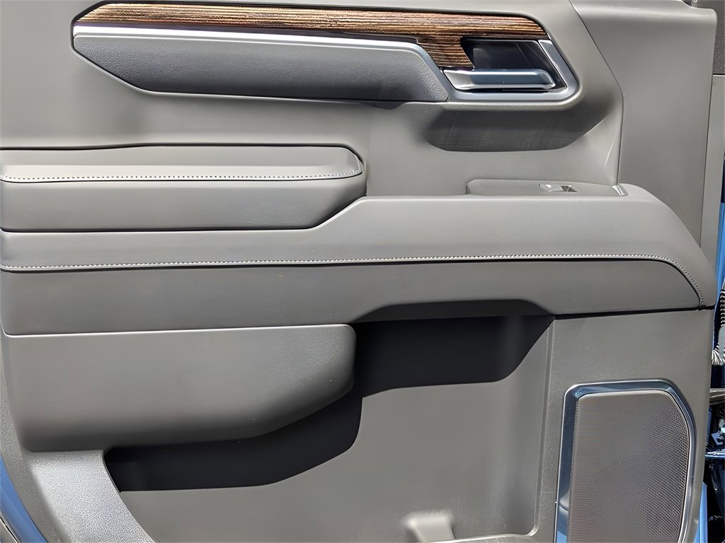 New 2025 GMC Sierra 1500 Elevation image 28