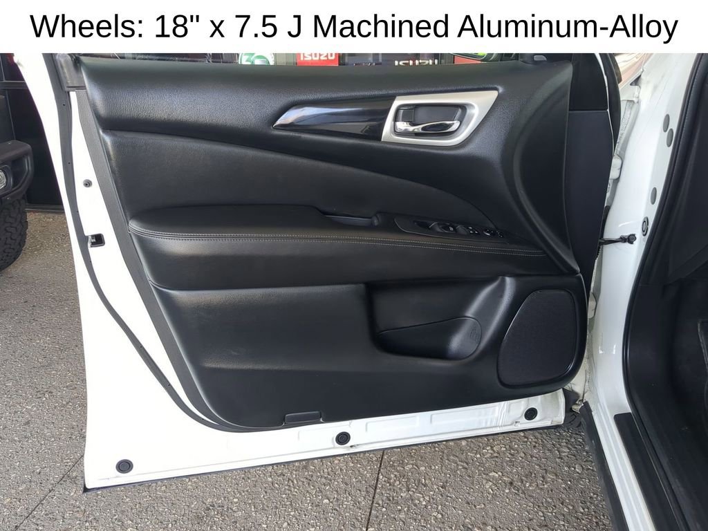 Used 2020 Nissan Pathfinder SV image 25