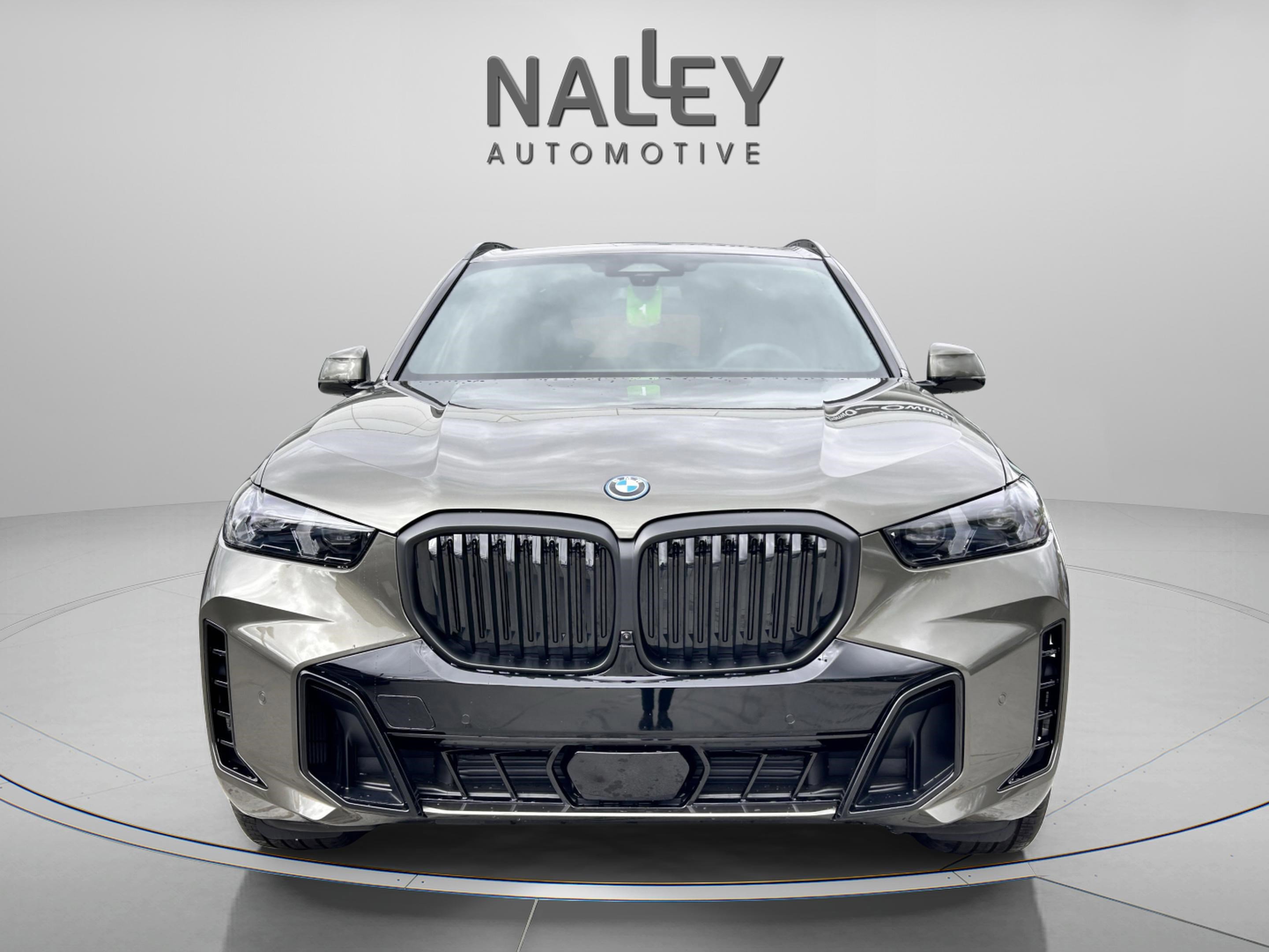 Used 2026 BMW X5 xDrive50e w/ M Sport Package image 7