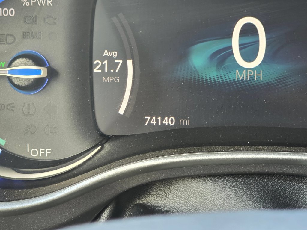 Used 2024 Chrysler Pacifica Limited FWD image 25