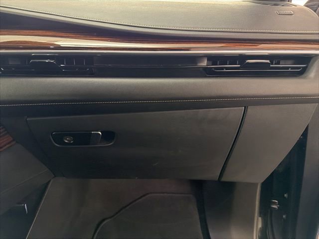 Used 2021 Cadillac Escalade Luxury image 13