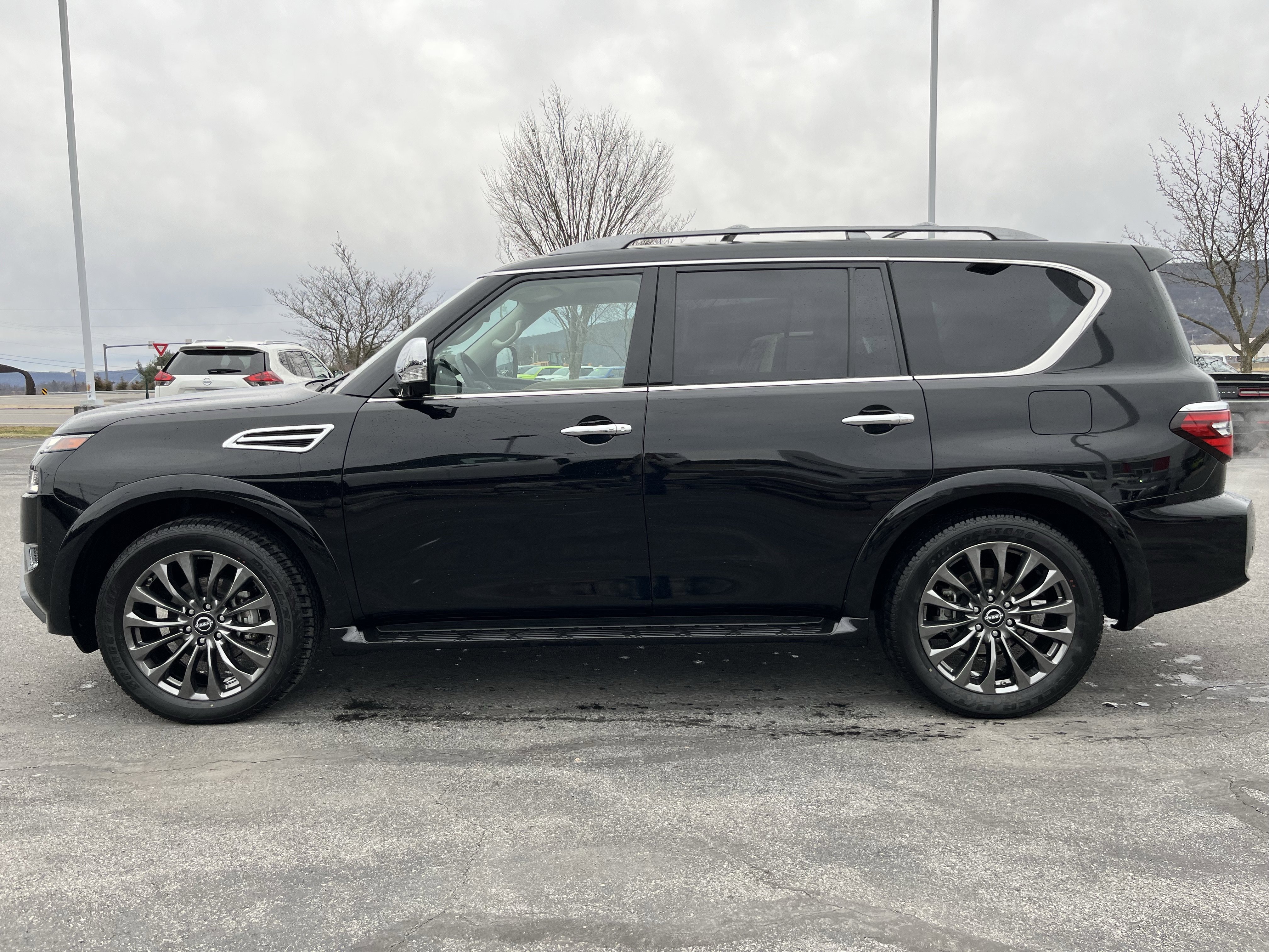 Used 2023 Nissan Armada Platinum w/ Captain's Chairs Package image 8