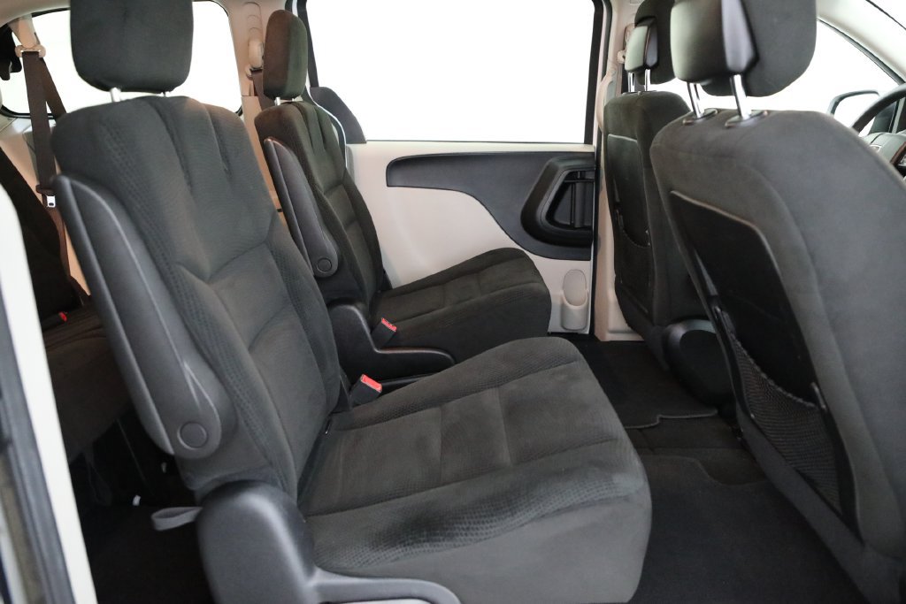 Used 2016 Dodge Grand Caravan SE w/ Quick Order Package 29E SE FWD image 11