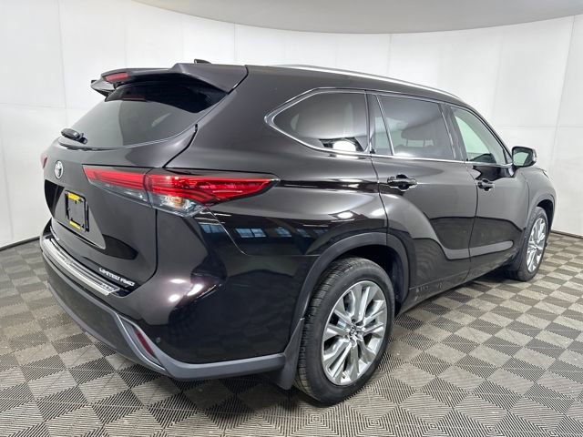 Used 2020 Toyota Highlander Limited image 3