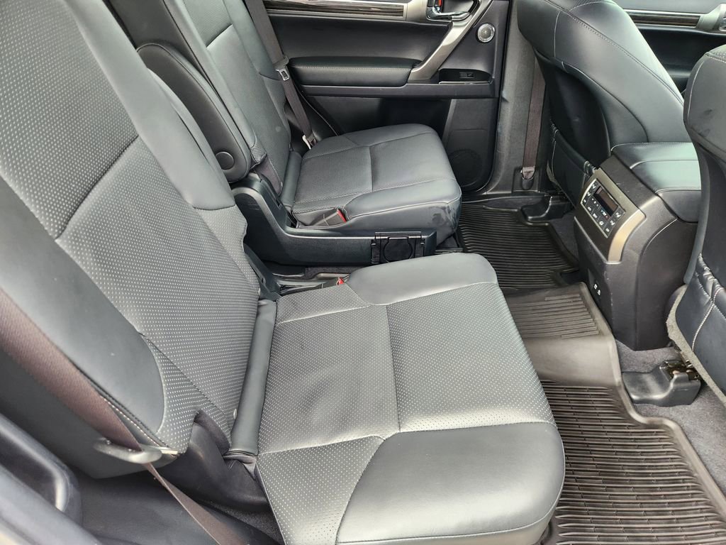 Certified 2023 Lexus GX 460 Luxury w/ Sport Design Package AWD/4WD image 31