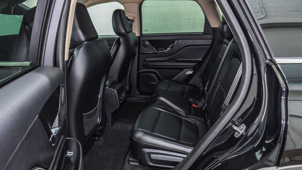 Used 2024 Lincoln Corsair AWD image 18