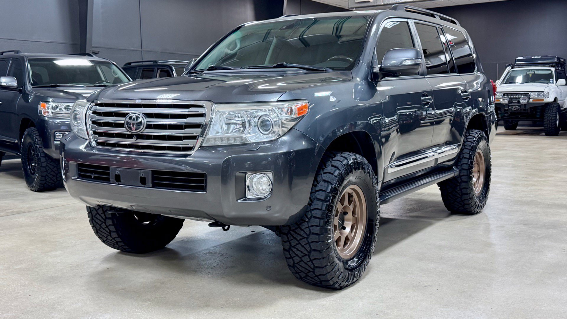 Used 2014 Toyota Land Cruiser AWD/4WD image 4