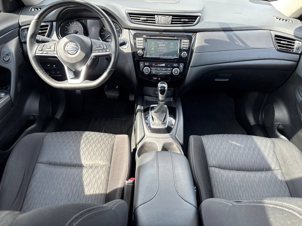 Used 2018 Nissan Rogue SV w/ Sun & Sound Touring Package AWD/4WD image 19