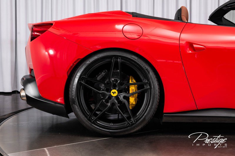 Used 2019 Ferrari Portofino image 28