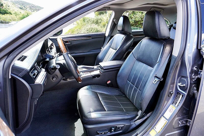 Used 2017 Lexus ES 350 w/ Luxury Package image 15