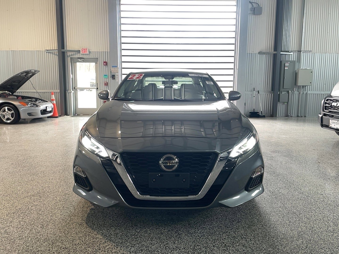 Used 2022 Nissan Altima 2.5 SV AWD/4WD image 2