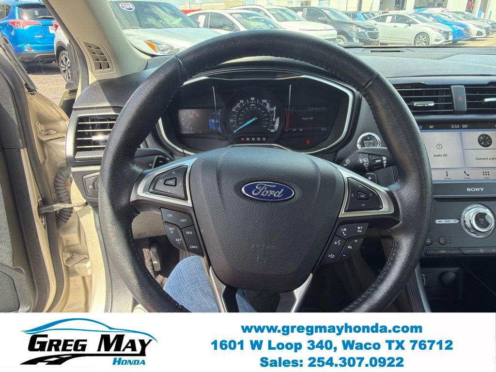 Used 2017 Ford Fusion Titanium AWD/4WD image 13
