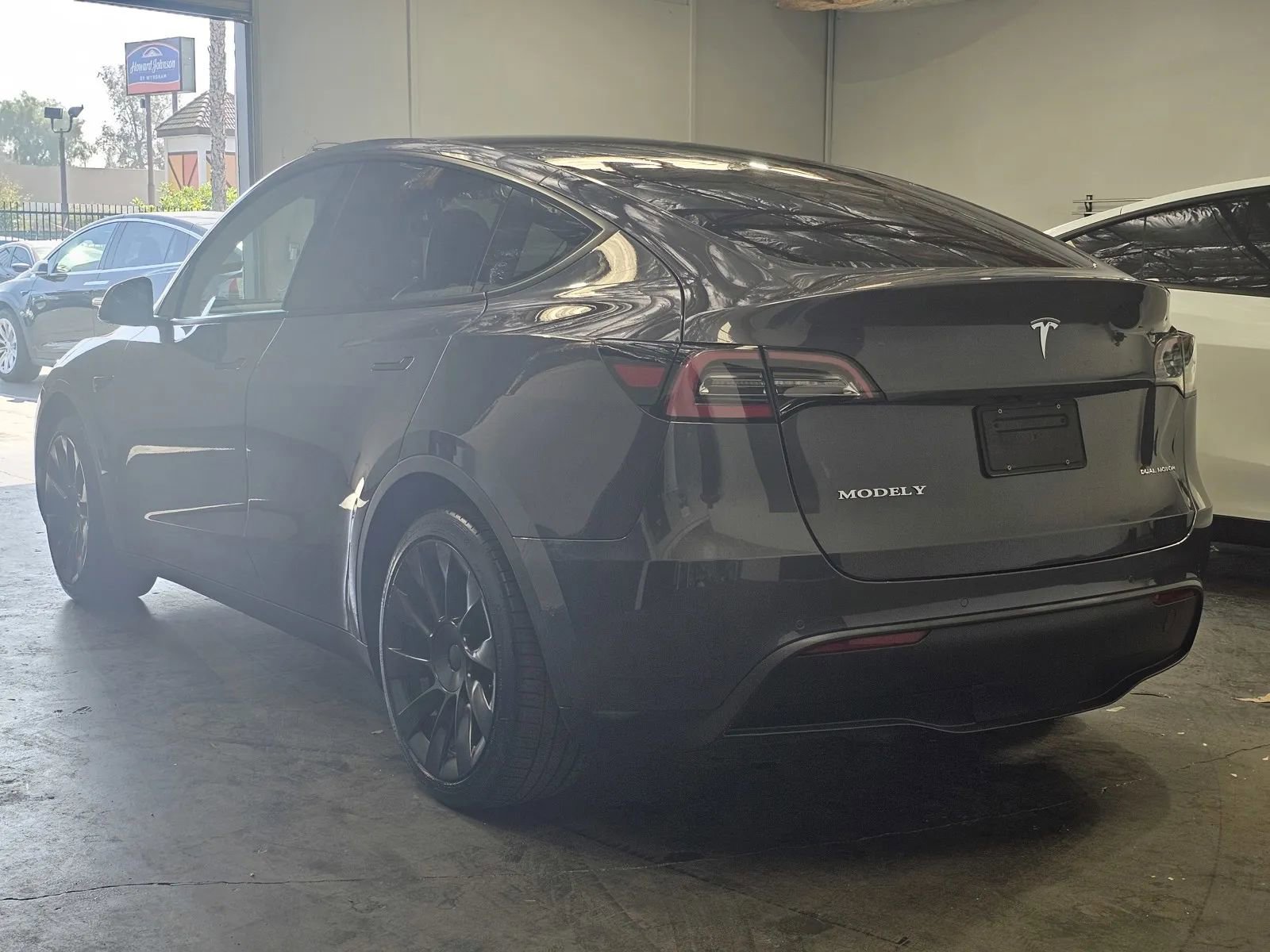 Used 2020 Tesla Model Y Long Range AWD/4WD image 2