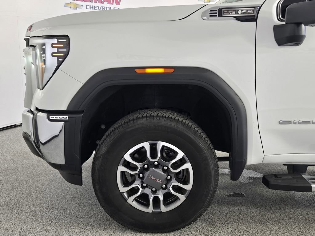 Used 2024 GMC Sierra 2500 SLT w/ SLT Premium Package image 8