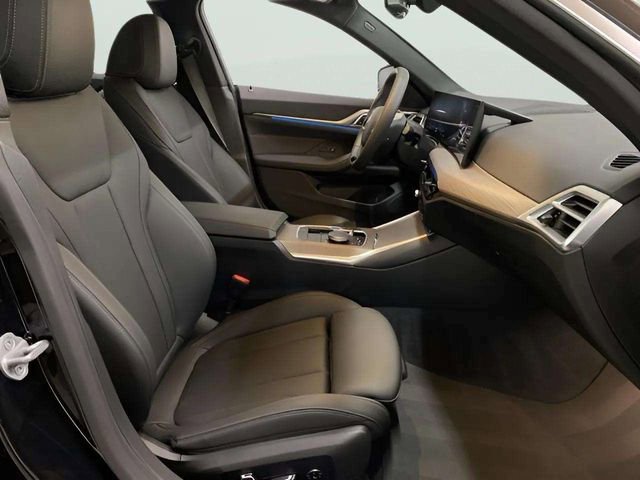 Used 2025 BMW i4 xDrive40i w/ Parking Assistance Package image 82