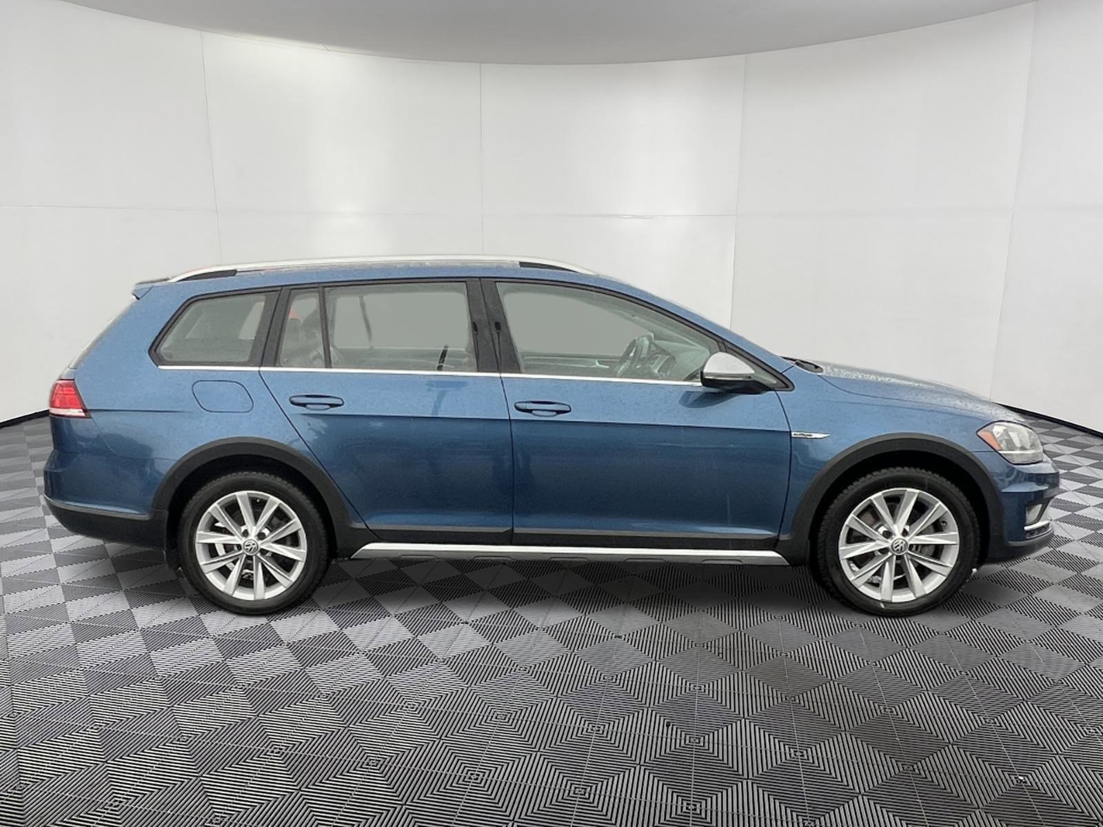 Used 2018 Volkswagen Golf Alltrack SE image 7