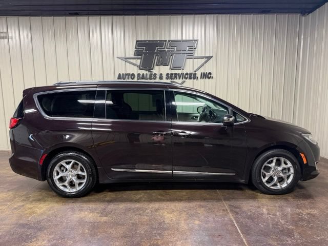 Used 2017 Chrysler Pacifica Limited FWD image 7