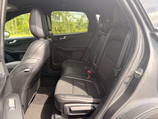 Used 2025 Ford Escape ST-Line AWD/4WD image 7