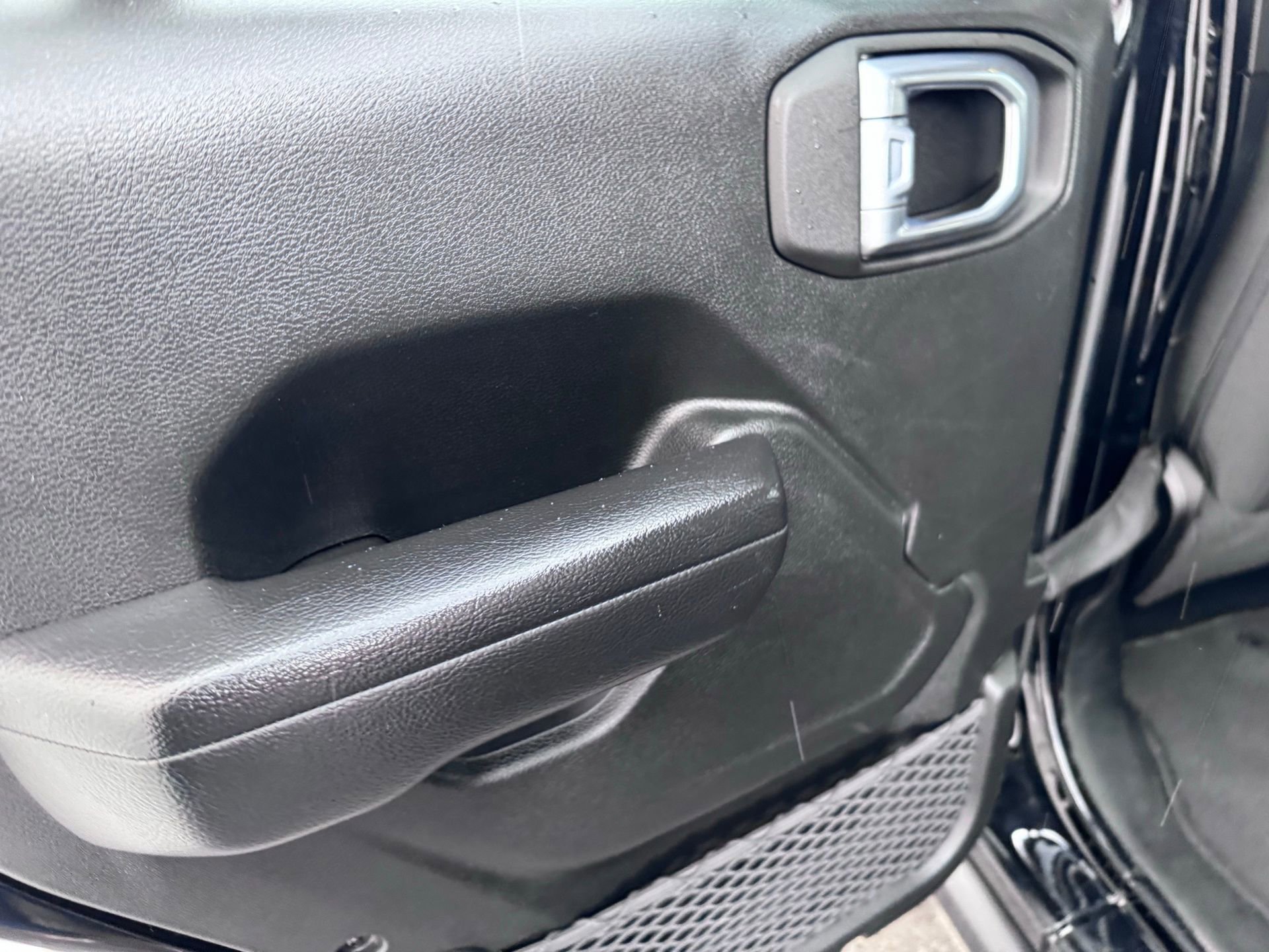 Used 2023 Jeep Wrangler Unlimited Rubicon w/ Dual Top Group image 16