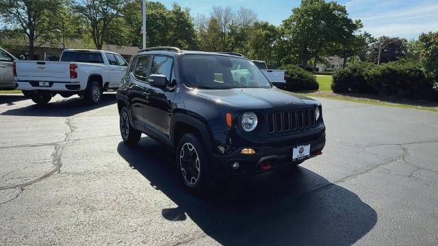 Used 2017 Jeep Renegade Trailhawk AWD/4WD image 2