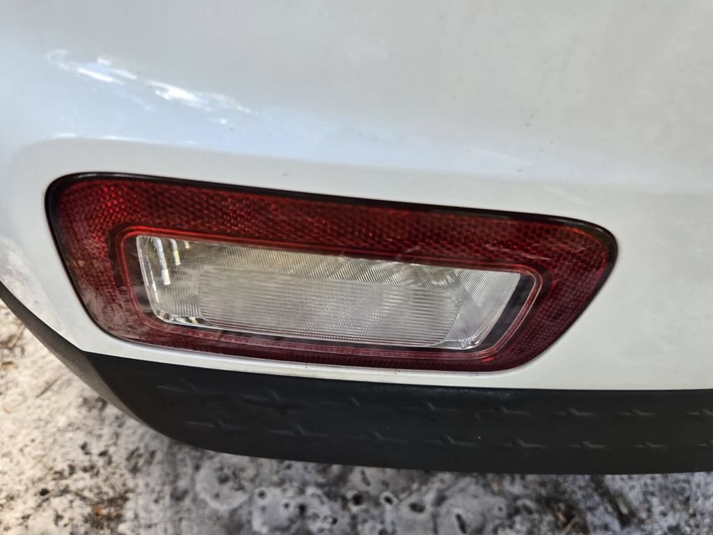 Used 2021 Hyundai Venue SEL w/ Premium Package FWD image 9