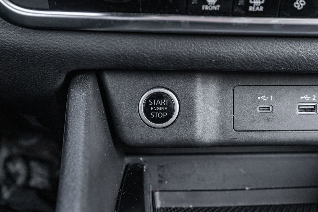 Used 2023 Nissan Rogue SV image 25