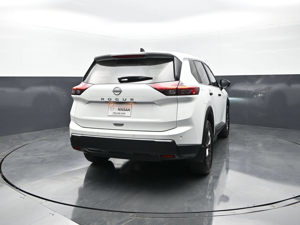 Certified 2025 Nissan Rogue S FWD image 4