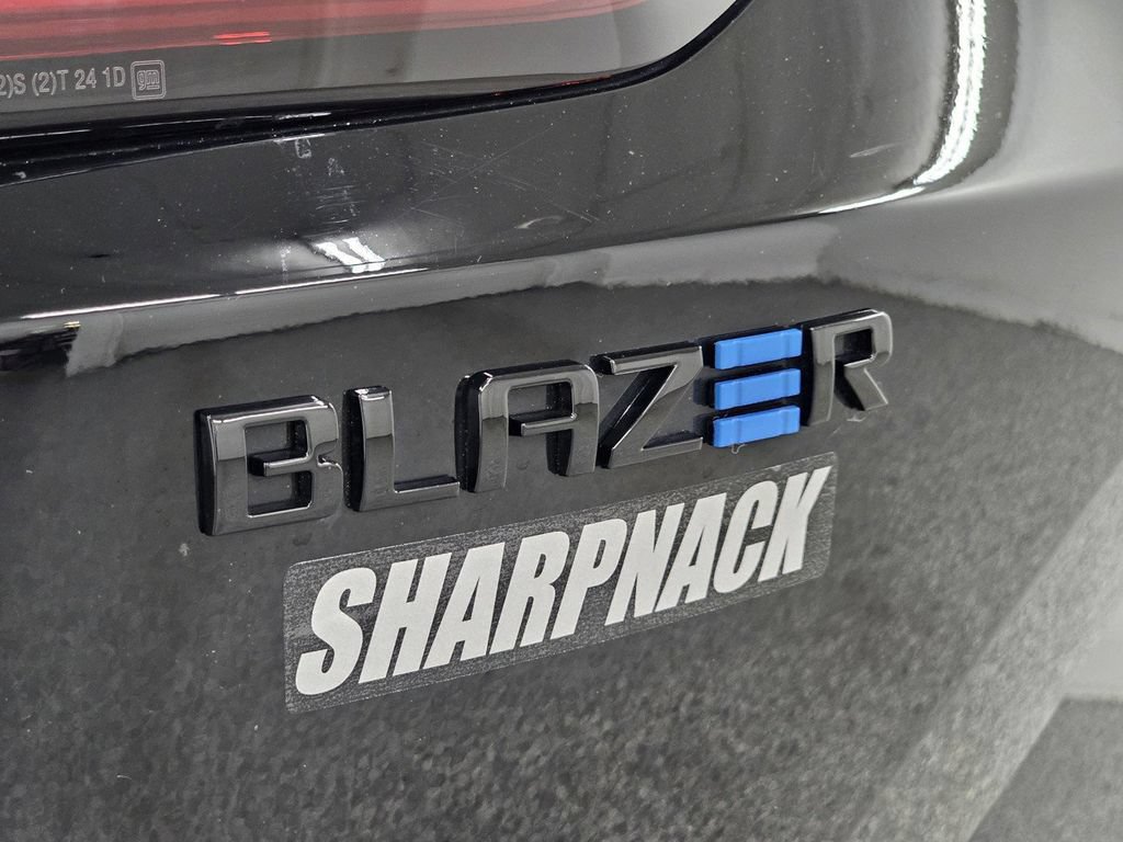 Used 2025 Chevrolet Blazer EV RS AWD/4WD image 28