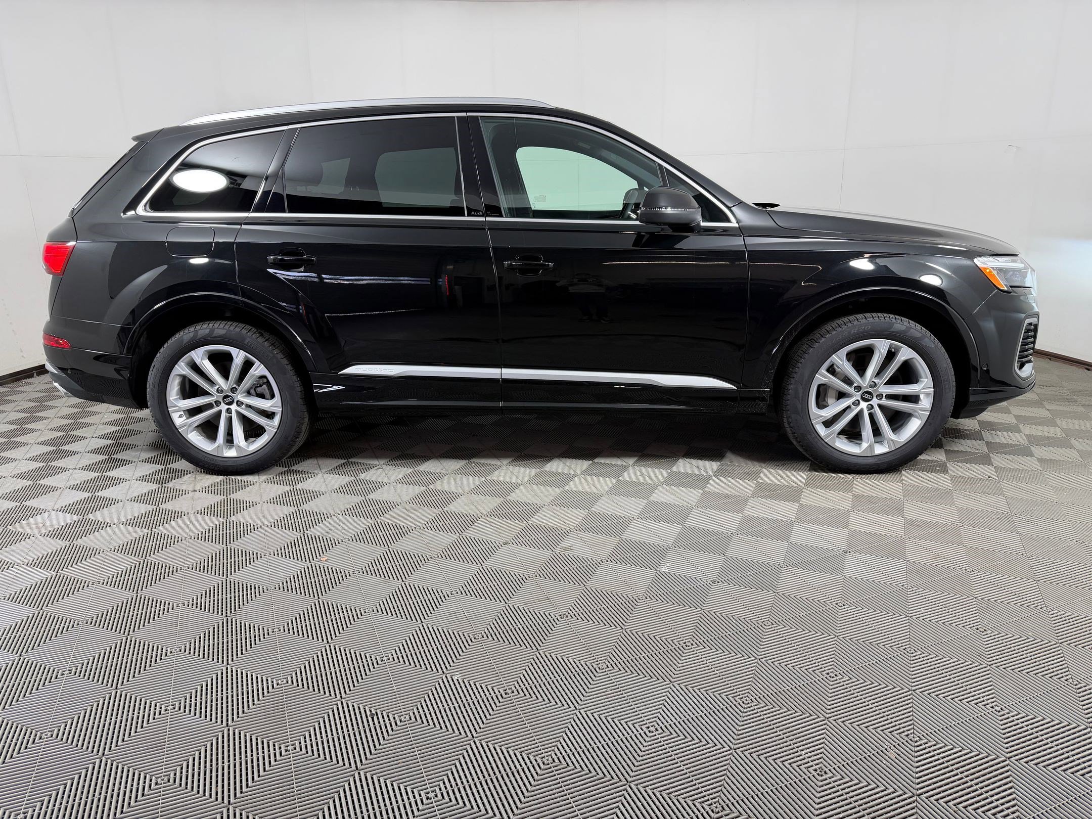 Used 2025 Audi Q7 2.0T Premium AWD/4WD image 8