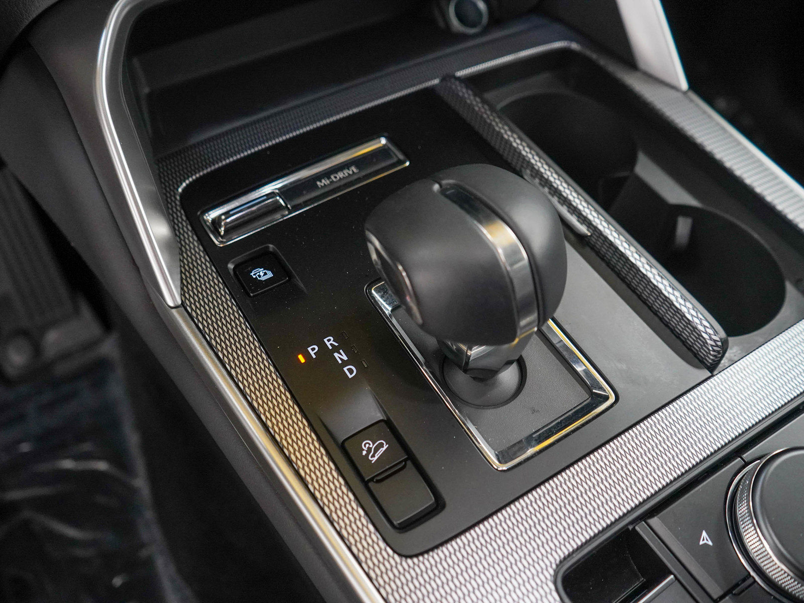 Certified 2024 MAZDA CX-90 Plug-In Hybrid w/ Preferred image 27