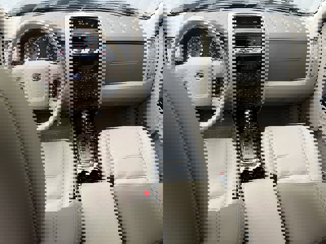 Used 2010 Ford Escape Limited image 4