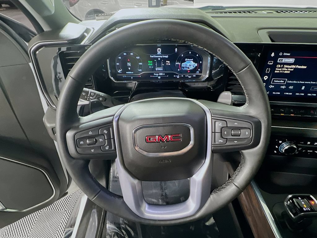 Used 2023 GMC Sierra 1500 SLT w/ SLT Premium Plus Package AWD/4WD image 10