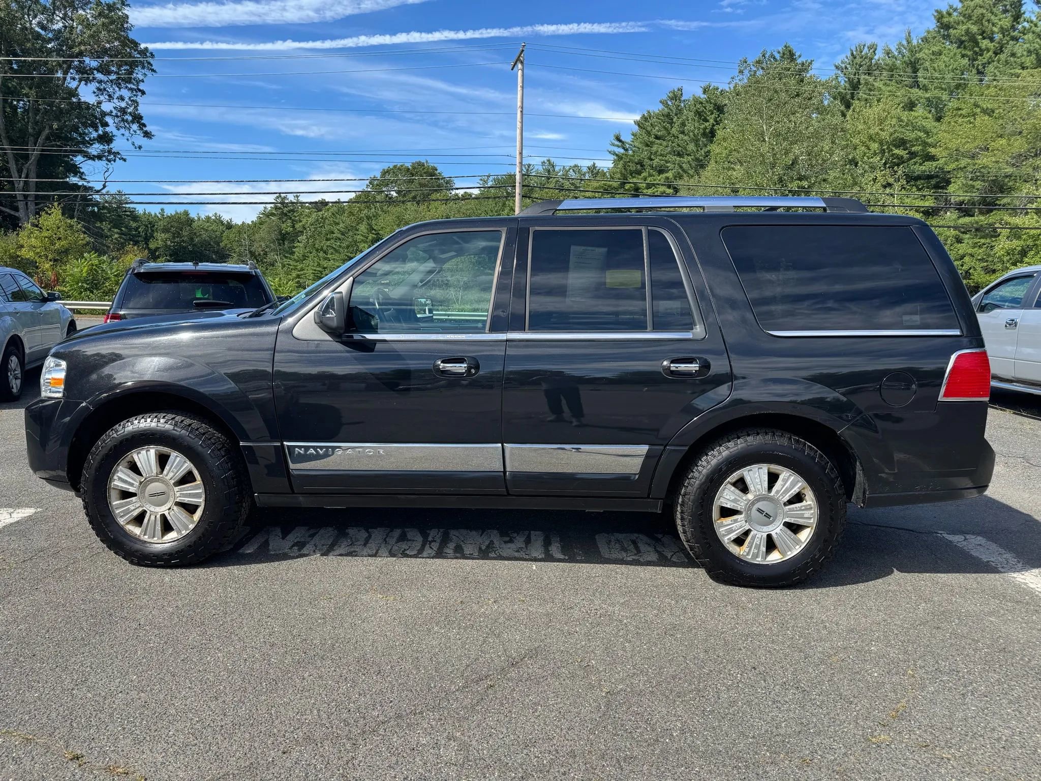 Used 2013 Lincoln Navigator 4WD image 6