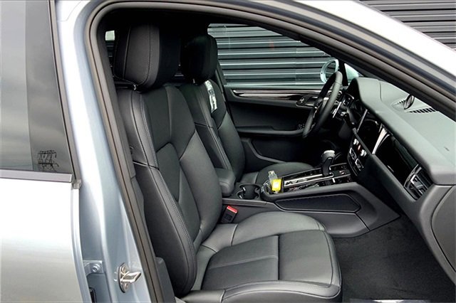 New 2025 Porsche Macan image 25