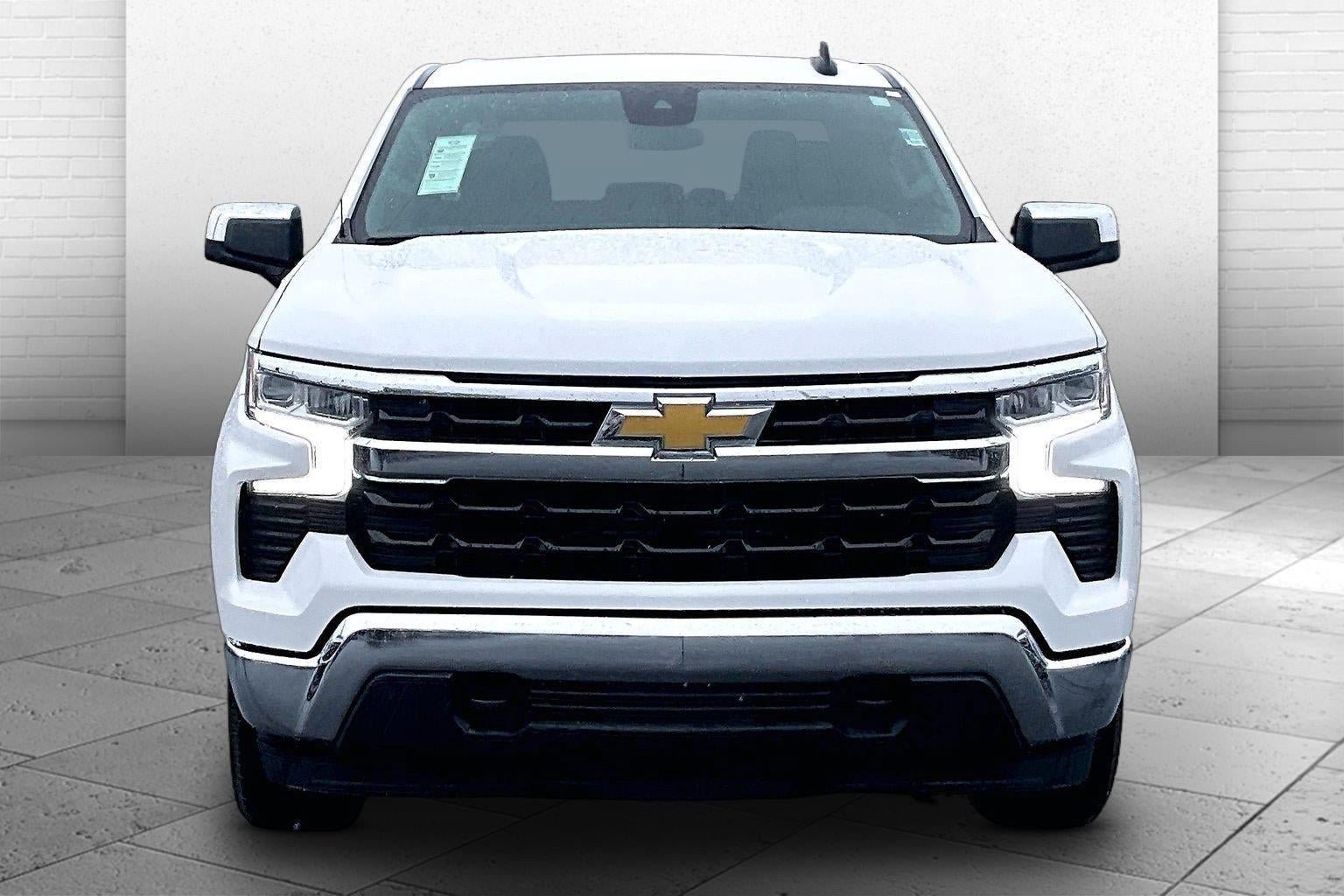 Used 2024 Chevrolet Silverado 1500 LT AWD/4WD image 2