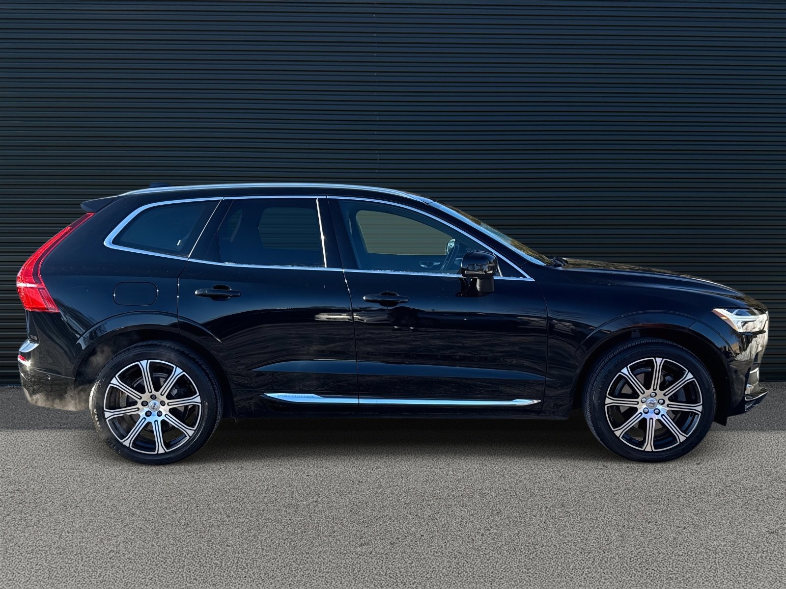 Used 2019 Volvo XC60 T6 Inscription image 4