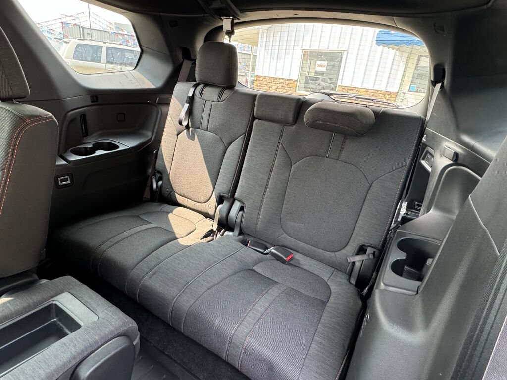 Used 2025 Honda Pilot Sport image 17