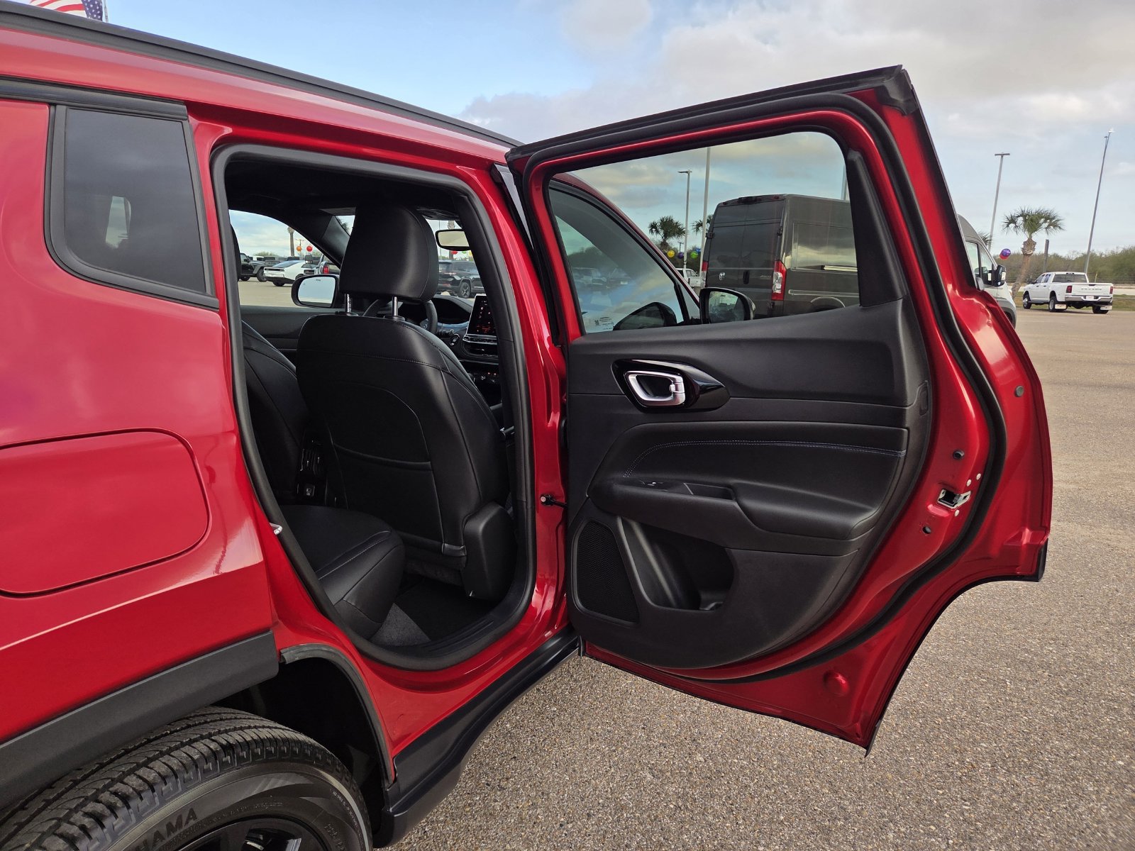 New 2026 Jeep Compass Latitude AWD/4WD image 16