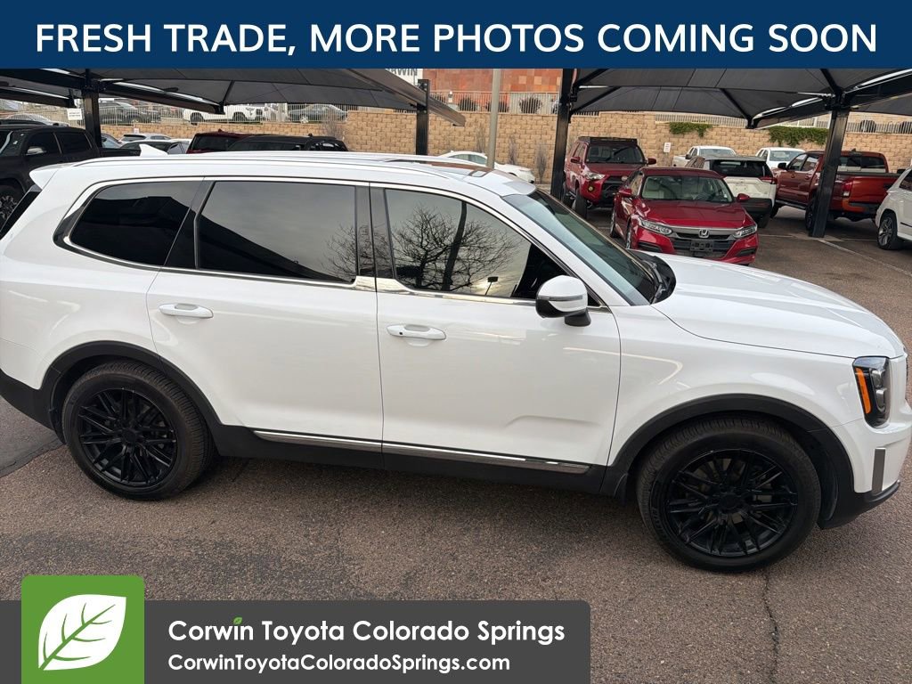 Used 2021 Kia Telluride EX w/ EX Premium Package image 2