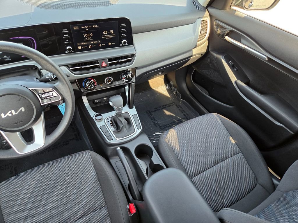 Certified 2026 Kia Seltos LX FWD image 20