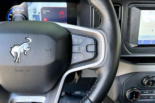 Used 2022 Ford Bronco Badlands image 11