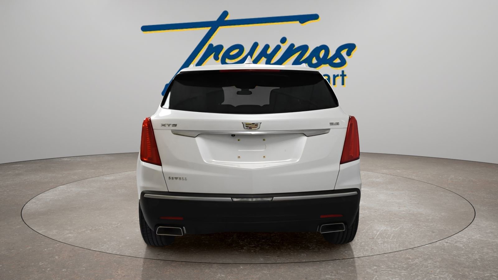 Used 2017 Cadillac XT5 Luxury w/ Driver Awareness Package image 10