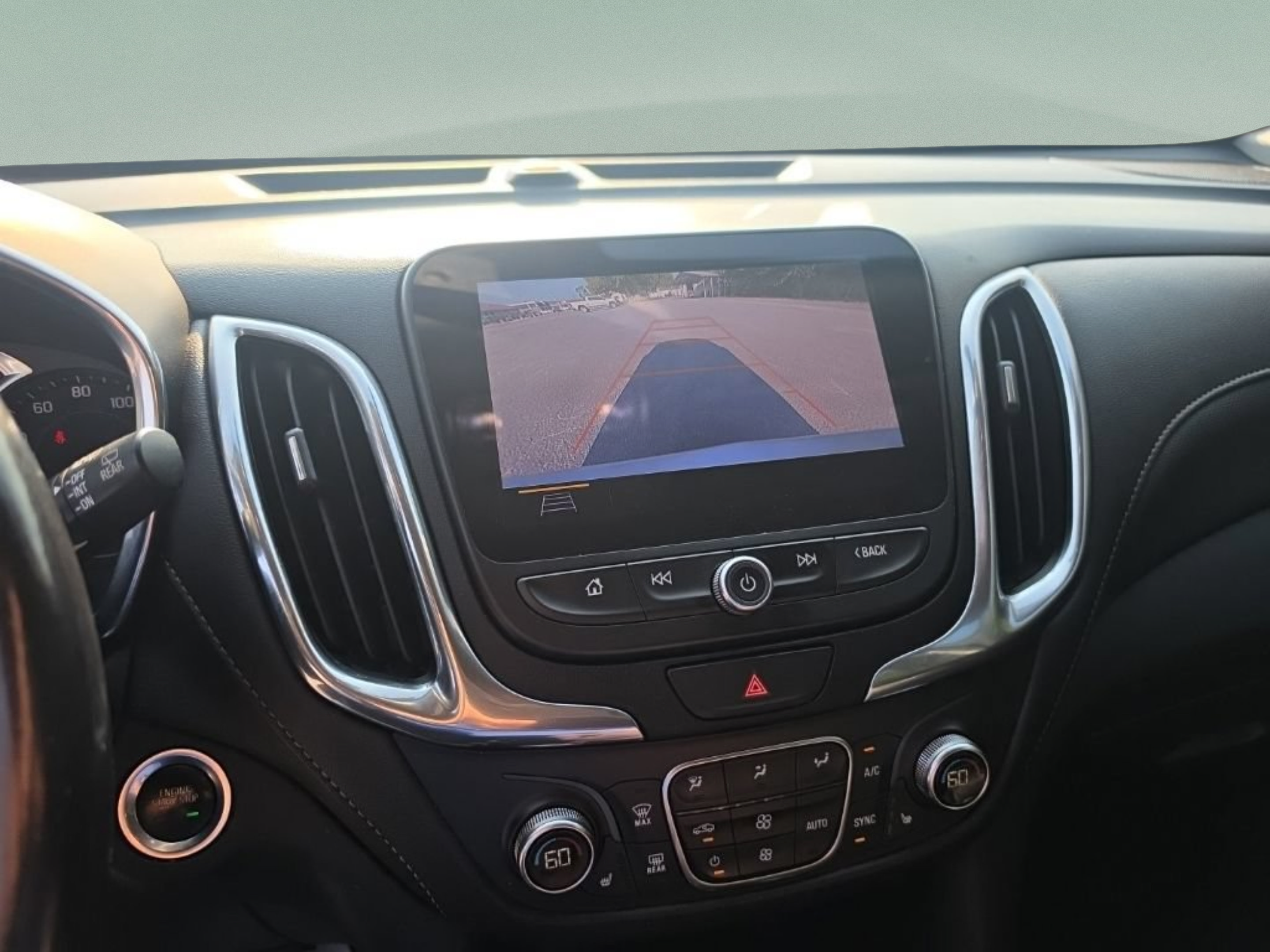 Used 2019 Chevrolet Equinox Premier FWD image 20