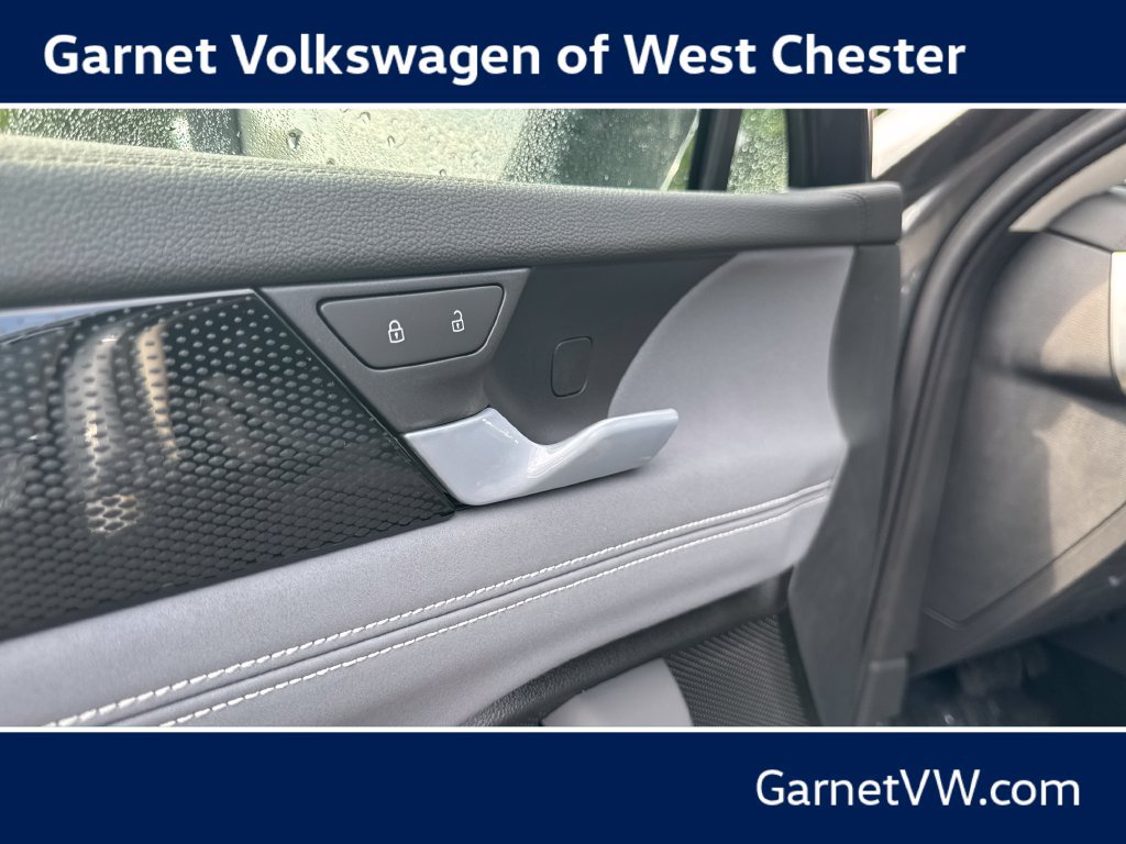 New 2026 Volkswagen Tiguan SE AWD/4WD image 12