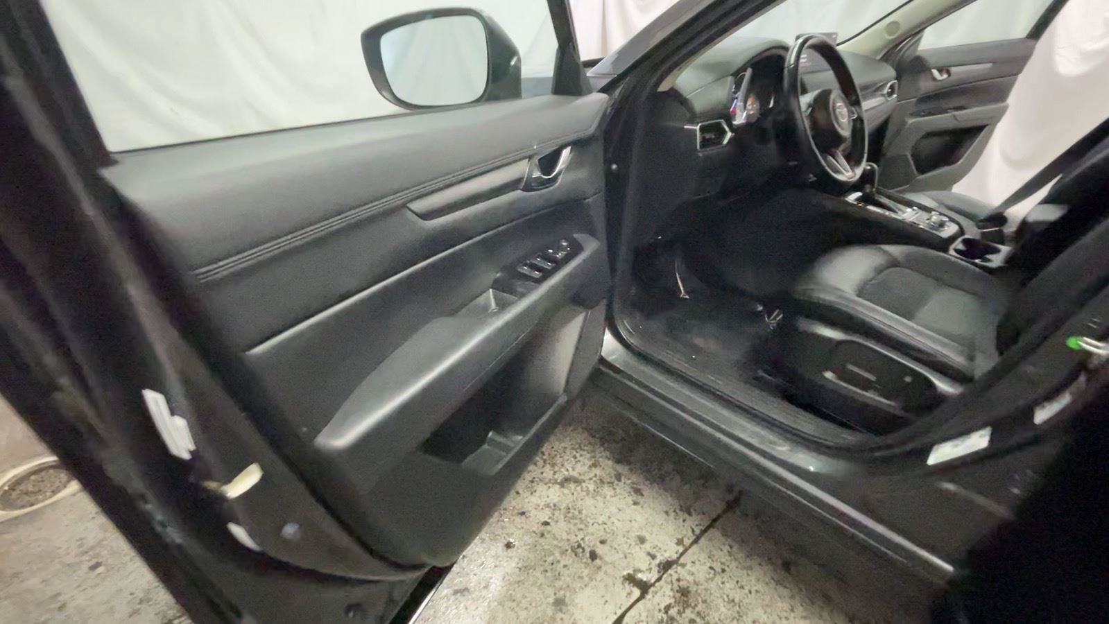 Used 2021 MAZDA CX-5 Touring FWD image 29