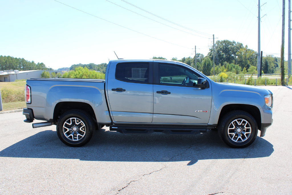 Used 2022 GMC Canyon AT4 w/ Driver Alert Package AWD/4WD image 4