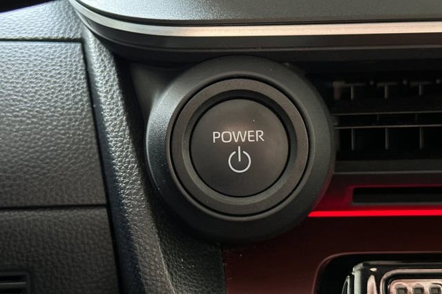 Used 2024 Toyota Prius Prime SE image 24