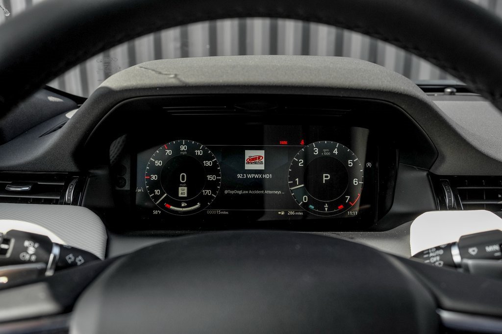 New 2025 Land Rover Discovery Sport Dynamic SE image 12